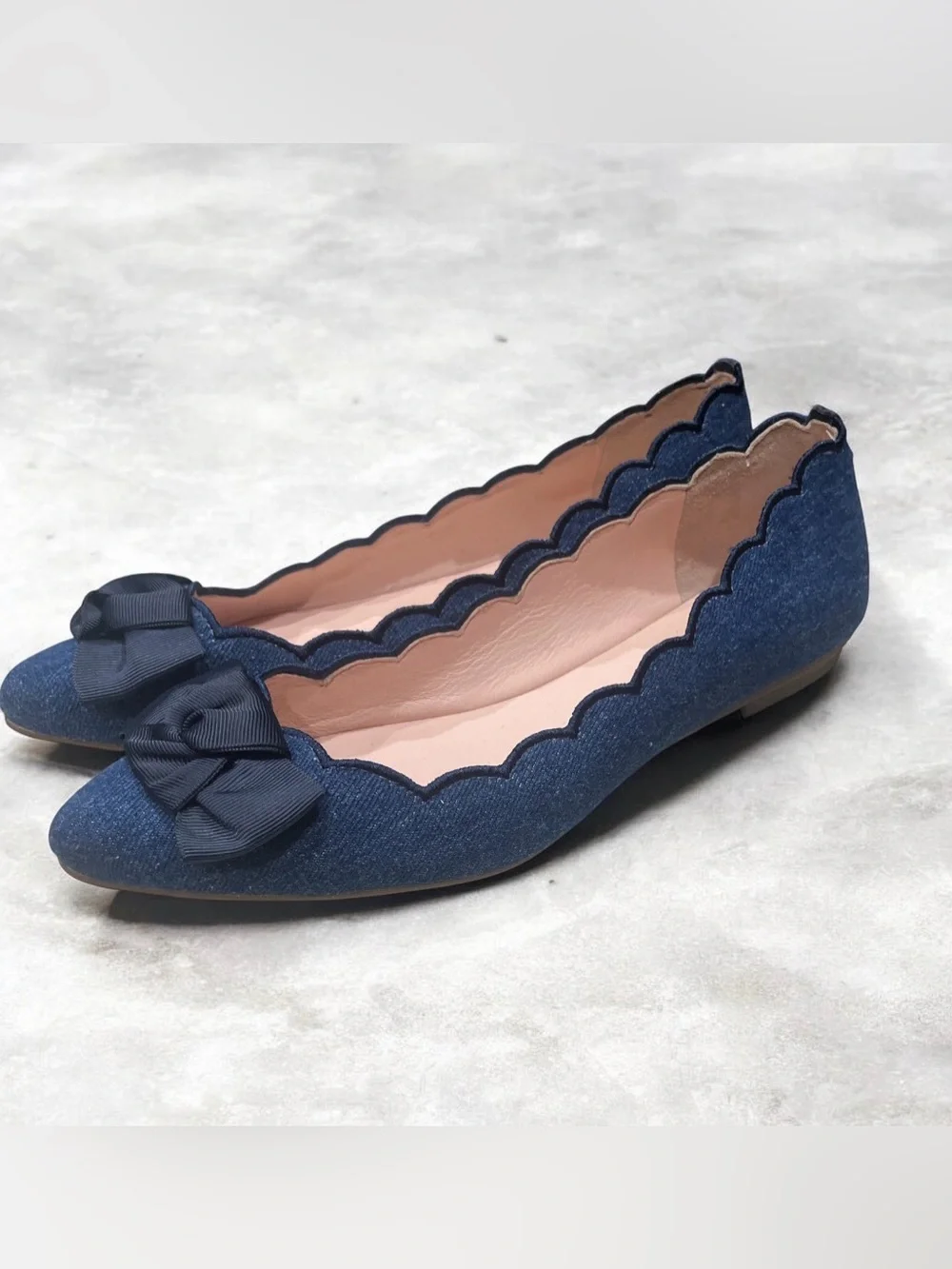 Kate Spade New York Nannete denim Flats with a bow detail. Size 8.5